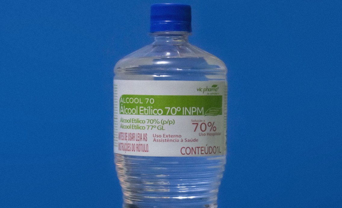 Garrafa de álcool 70%