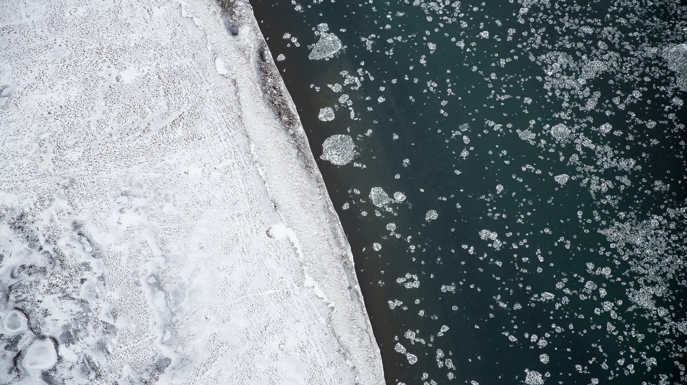 Lago congelado, visto de cima